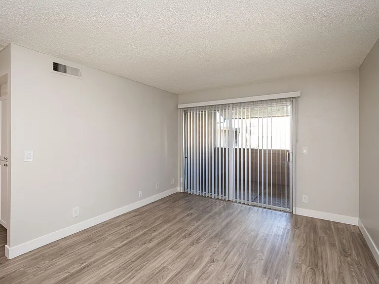 The Elms Apartments at 28th St — Photo 43