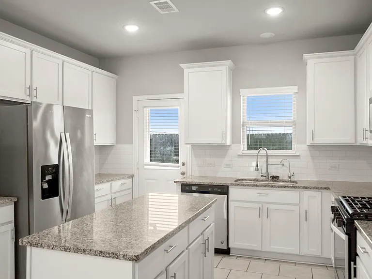7446 French Quarter Ct — Photo 9