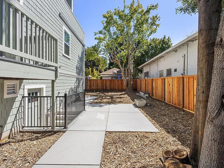 1533 Lafayette St #3 — Photo 25