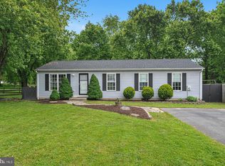 10 Emmells Ln, New Castle, DE 19720