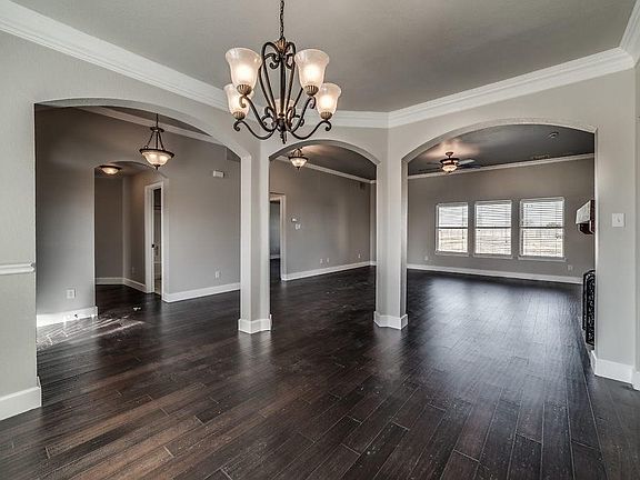 4th image of 101 Springfield Ln