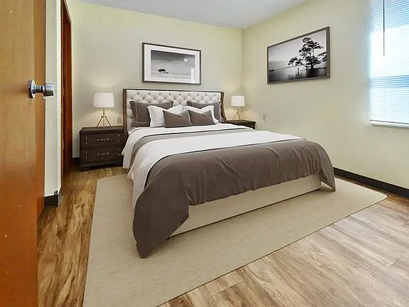 4th image of 21 E Saint Joseph St #11022