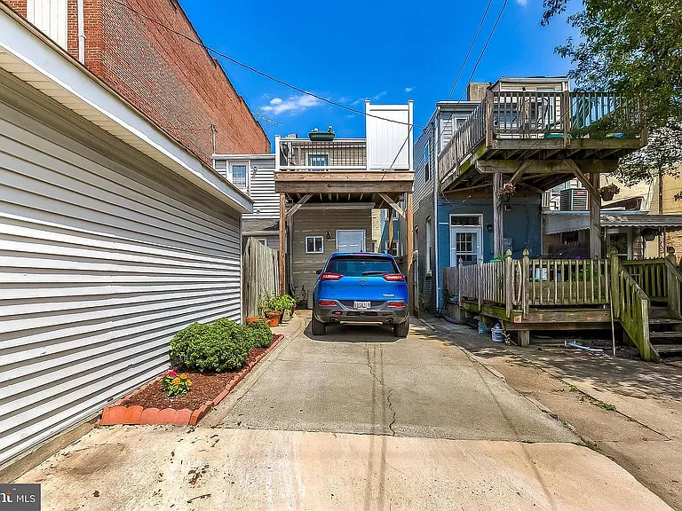 1636 S Hanover St — Photo 34