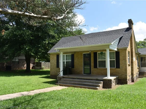 280 W 4th St, Booneville, AR 72927