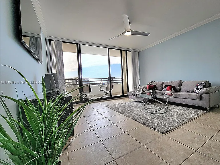 3505 S Ocean Dr #1104 — Photo 5