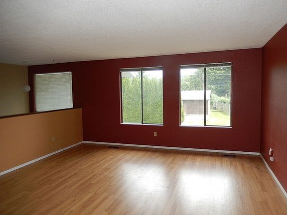 4th image of 8108 147th Avenue Ct E