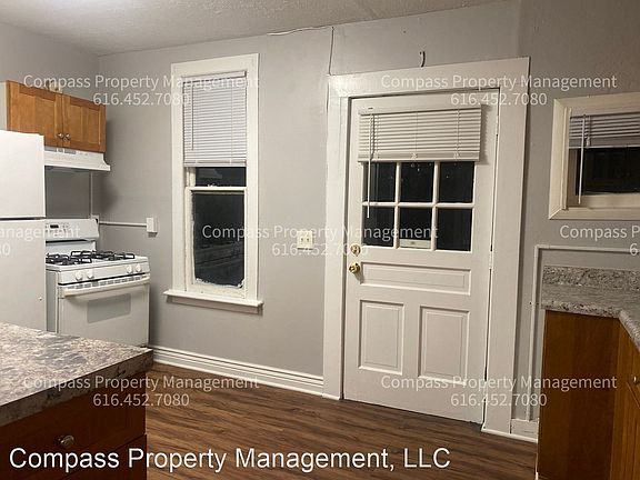 2nd image of 1057 Alpine Ave NW