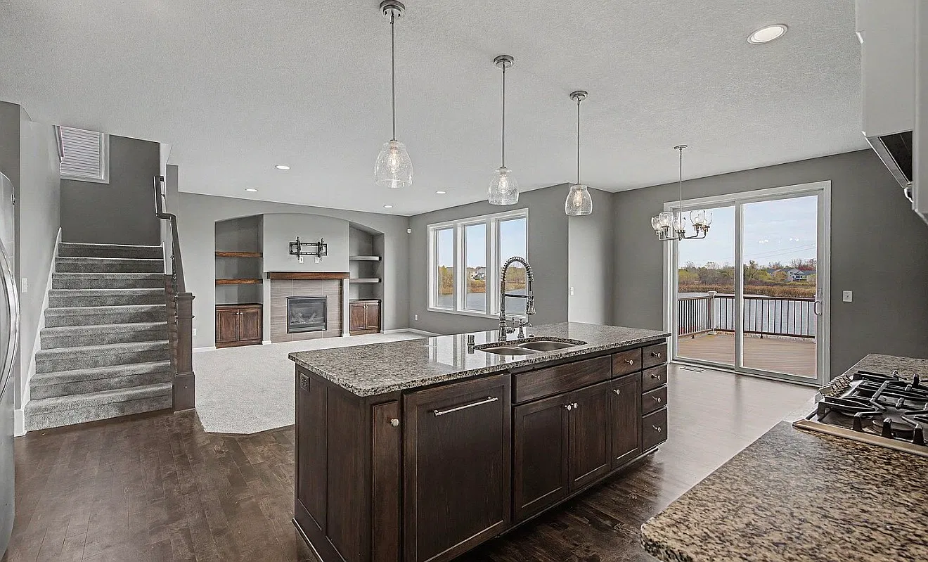 4 bed, 2673 sqft, $3,300 — Photo 2