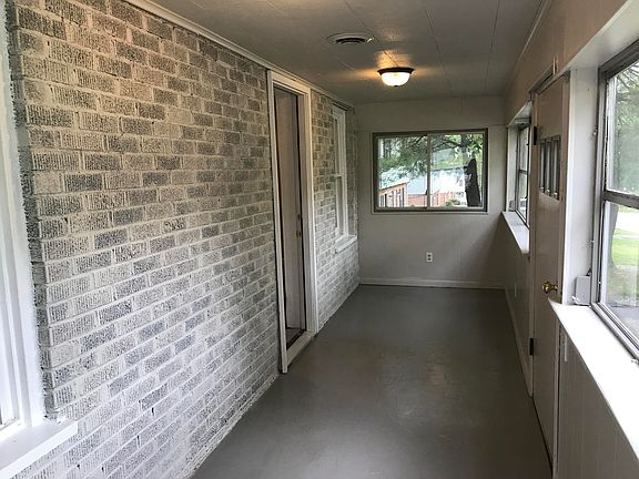 2nd image of 406 Atherly St NE