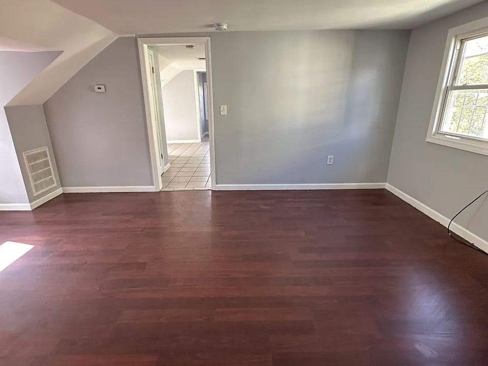 1st image of 261 21st St #C