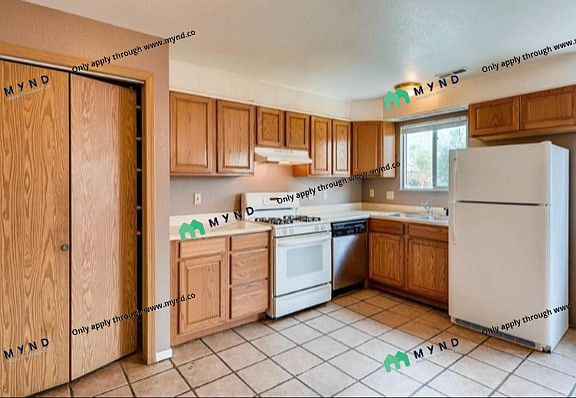 2nd image of 931 S Utica St #1