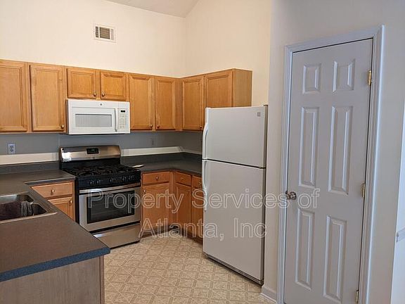 5th image of 2632 Essex Ct