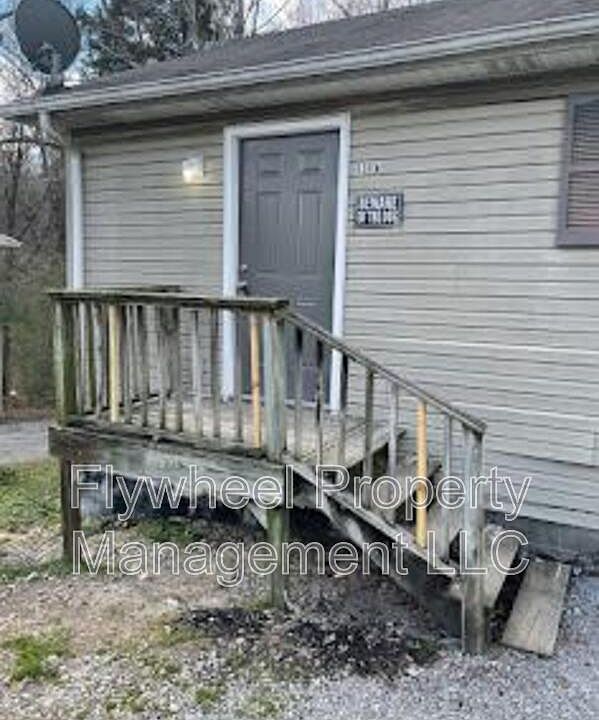 1st image of 128A N Poole St