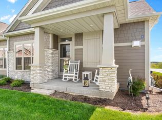 N28W25184 Parkway Ridge Circle 7 BUILDING B-25, Pewaukee, WI 53072