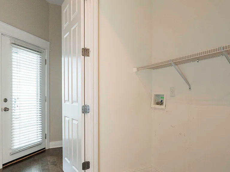9506 Gerardia Ln — Photo 35