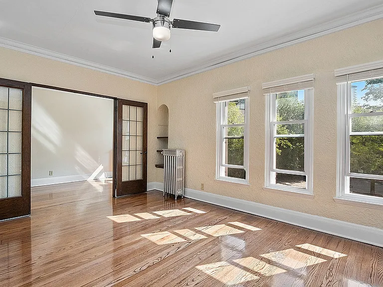 Cambridge Manor — Photo 10