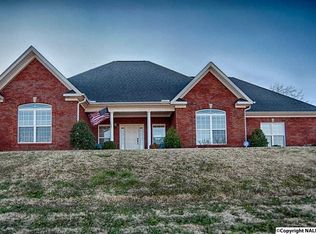 60 Pam Ln, Hartselle, AL 35640