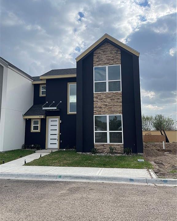 1st image of 705 W Seminole Ave