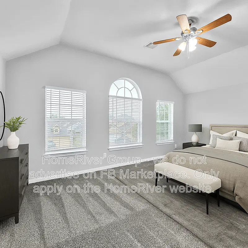 4 bed, 2.5 bath, 2440 sqft, $2,145 — Photo 4
