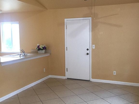 2nd image of 1622 Josephine Ave