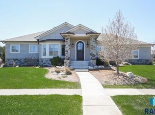 205 W 77th St, Sioux Falls, SD 57108