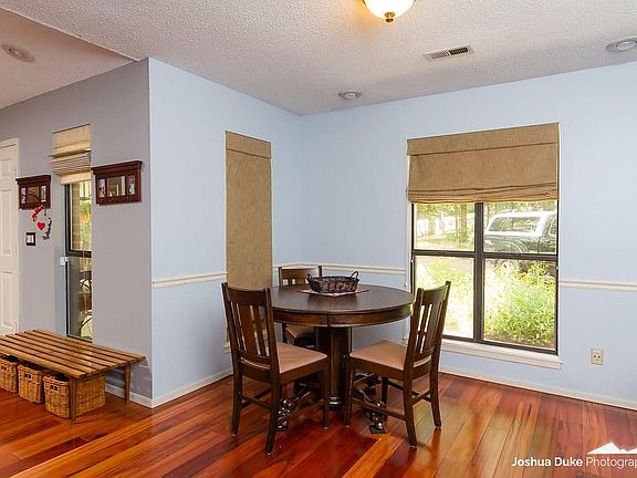 4th image of 3187 N Katherine Ave