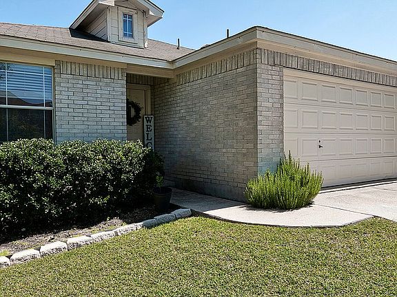 3rd image of 108 Mesa Dr