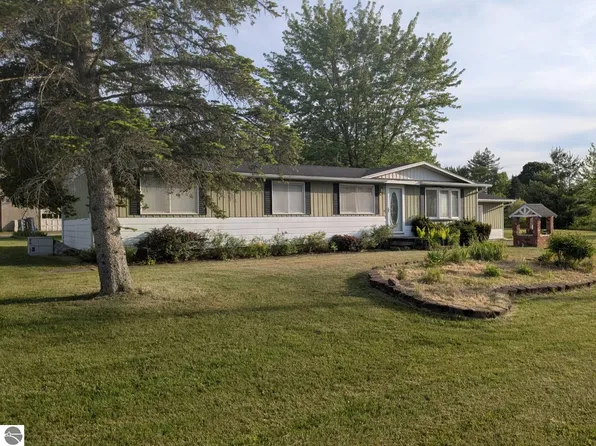 511 W Main St, Hale, MI 48739