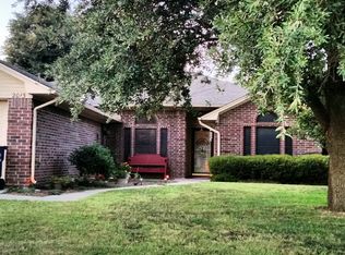 2013 Benjamin Dr, Sanger, TX 76266