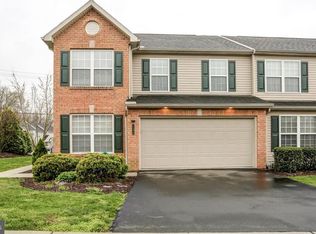 4390 Roth Farm Village Cir, Mechanicsburg, PA 17050