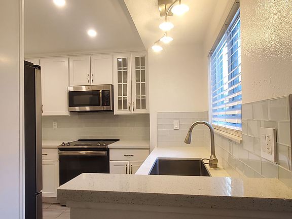 4th image of 3190 Groth Ct