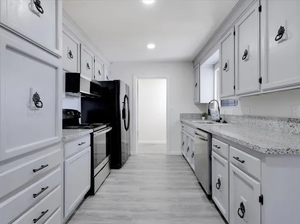 1303 Clark Ave, Yuba City, CA 95991