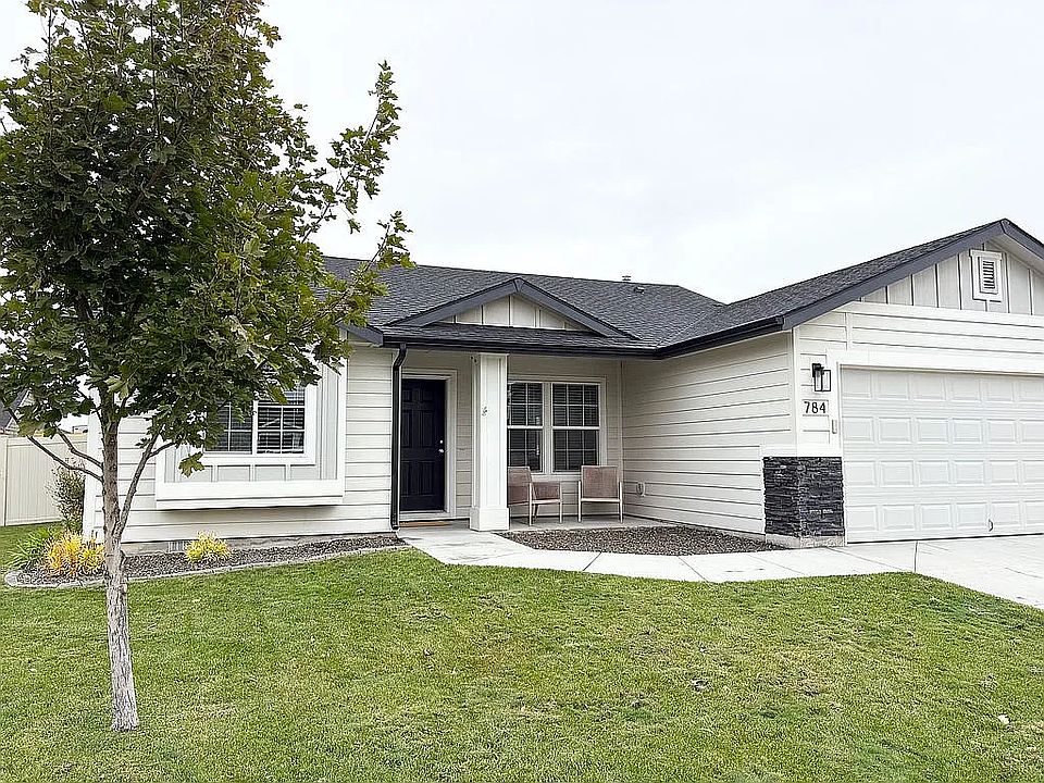 1st image of 784 Canyon Crest Dr