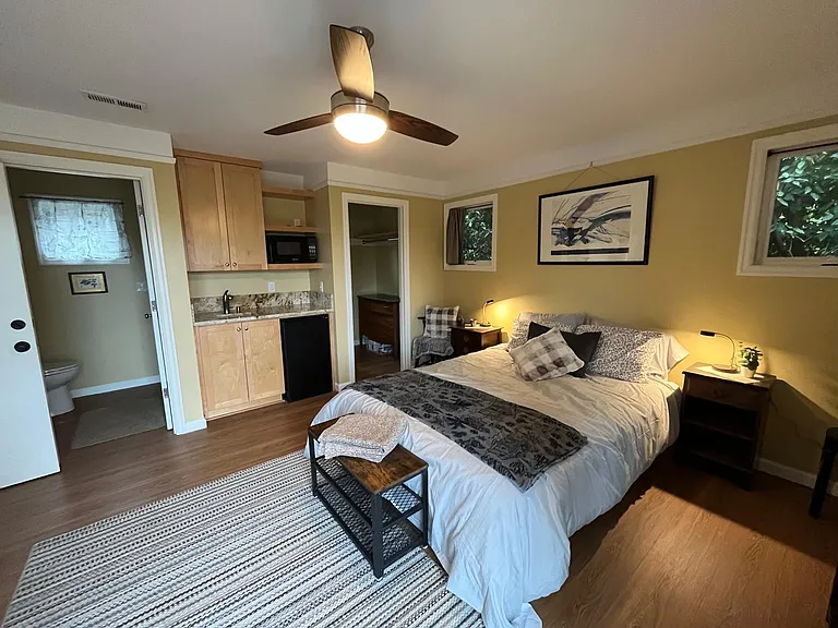 6718 SW 36th Ave — Photo 8