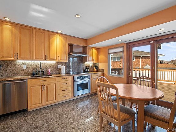 3rd image of 780 Regent Drive