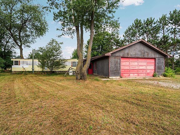 2nd image of 3070 Meadow Woods Dr