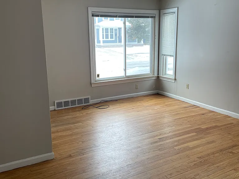 1814 N Center St — Photo 4