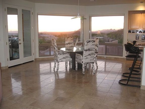 Breakfast Nook with Never-Ending Views