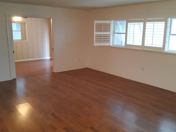 2nd image of 220 Debra Ct