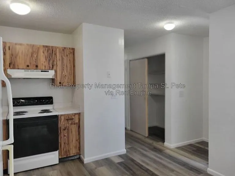 8144 Omaha Cir — Photo 6