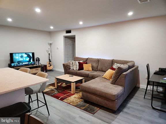 5th image of 280 Bridgewater Rd APT D10