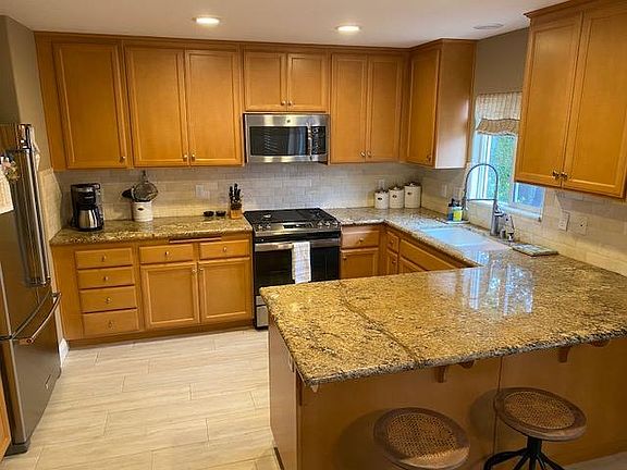 2nd image of 152 Valley Station Cir