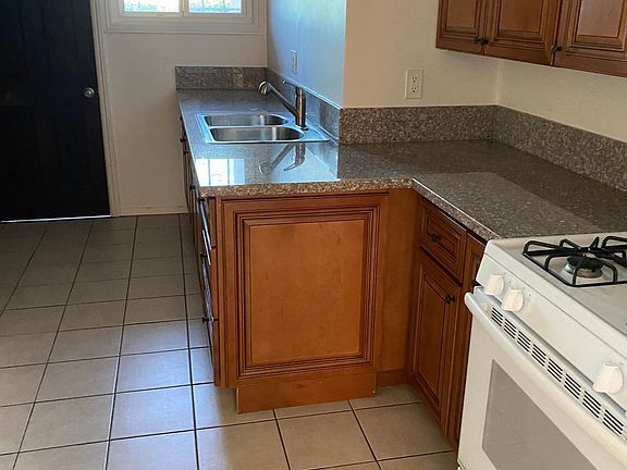 3rd image of 860 N McCadden Pl APT 4