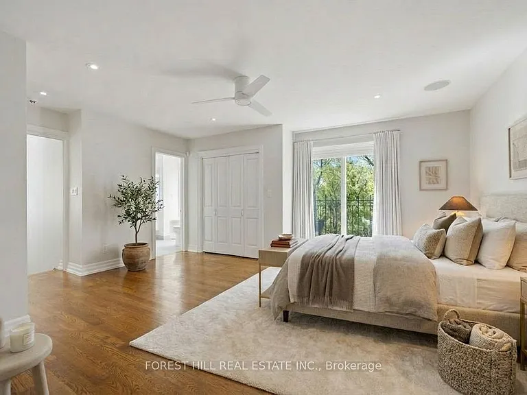 52 Shaftesbury Ave — Photo 27