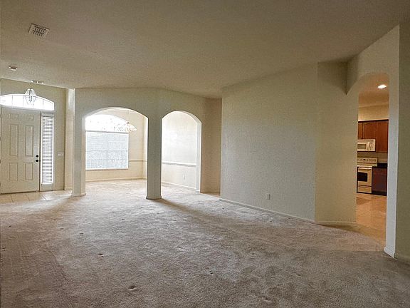5th image of 2461 Hinsdale Dr