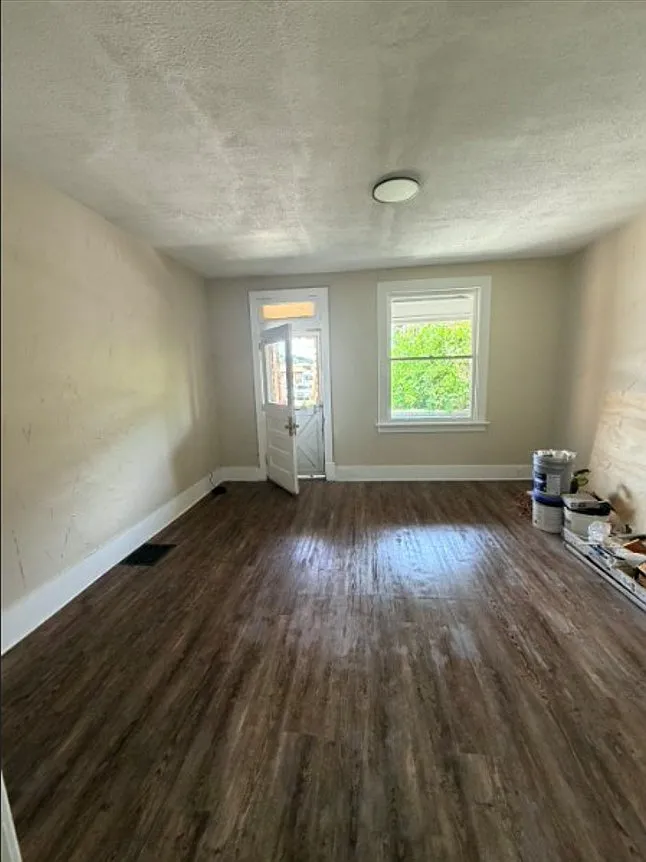2 bed, 1376 sqft, $1,050 — Photo 2