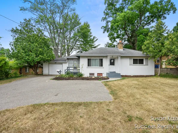2967 Kalamazoo Ave SE, Grand Rapids, MI 49508