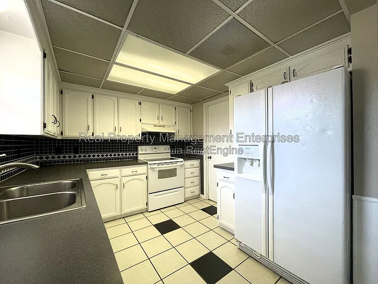 609 S Meadow Ln — Photo 4