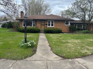 16083 School St, Glenview, IL