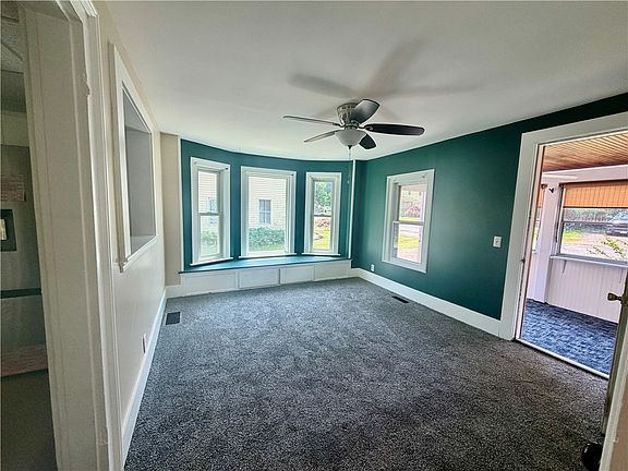5th image of 17 College Ave
